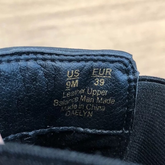 Sam Edelman Daelyn Chelsea Boots Womens 9 Black Leather Chunky Sole - Picture 13 of 17